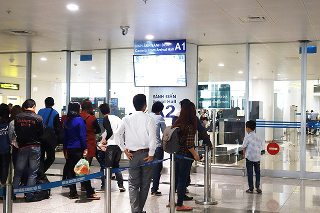 Cách đón người thân ở sân bay Nội Bài không sợ lạc